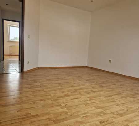 Freundliche 2-Zimmer-DG-Wohnung mit Balkon in Pirmasens