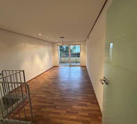 Exklusive 2-Zimmer-Maisonette-Wohnung mit Balkon in Neu-Ulm