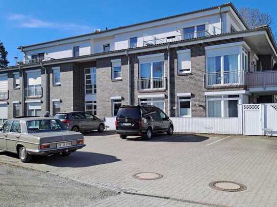 Ansprechende und neuwertige 2-Raum-Wohnung mit geh. Innenausstattung mit Balkon und EBK in Bremen