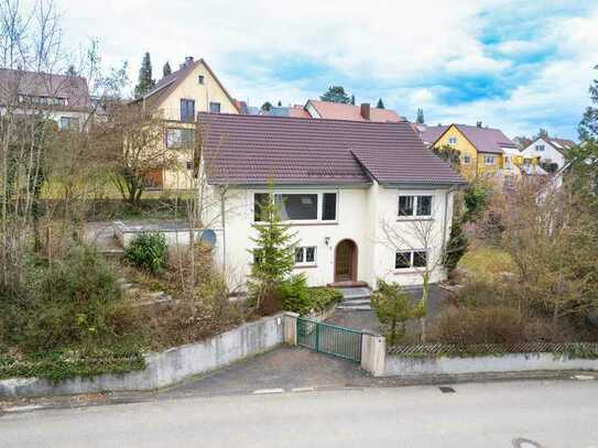 Freistehendes Einfamilienhaus in Randlage mit Aussicht und Schlossblick