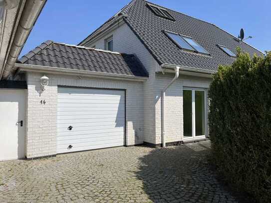 Lichtdurchflutete 2,5-Zimmer-Terrassenwohnung mit Garten in Artlenburg