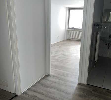 Schöne helle 1 Zimmer Wohnung im Herzen Langenhagen Mitte !