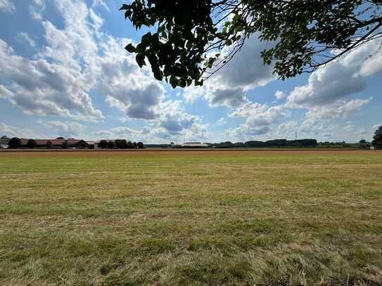 Freistehendes Einfamilienhaus mit großen Garten am Stadtrand von Germering in Germering