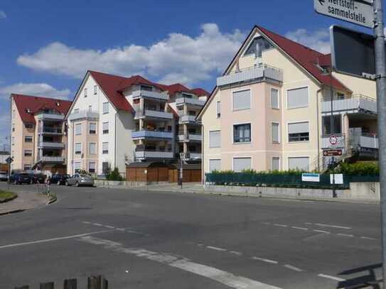 Schöne 2-ZKB-Wohnung im 1. OG mit Balkon in Mering