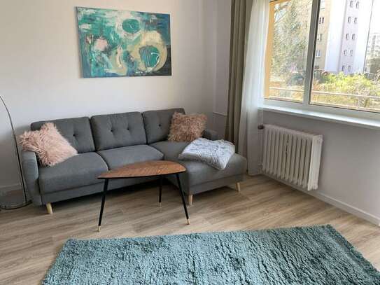 Nicely furnished 1 Room Apartment with large sunny balcony directly at the park min 12 months