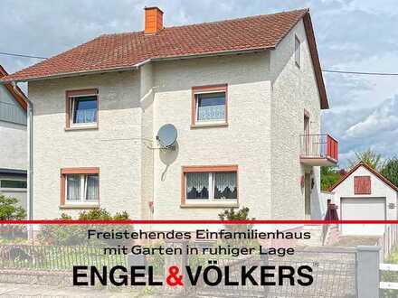 Freistehendes Einfamilienhaus mit Garten in ruhiger Lage