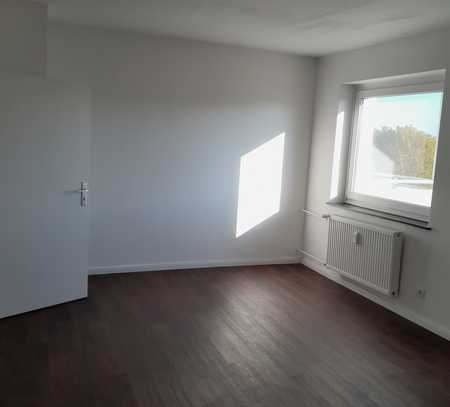 Geplegte 2-Zimmer Wohnung in Uetersen | 63 m² | Balkon | Aufzug