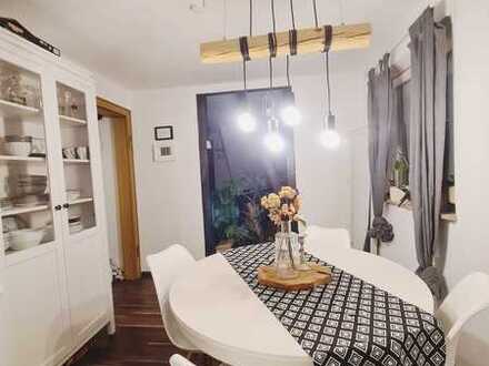Kleine, feine und charmante Wohnung - mit Balkon - sucht neuen Eigentümer