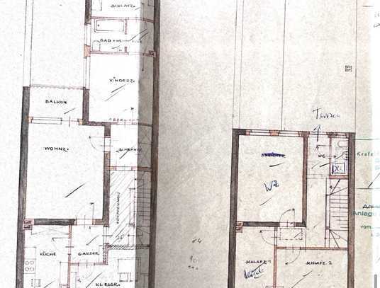 Vollständig renovierte Wohnung mit sieben Zimmern und Balkon/Dachterrasse in Krefeld