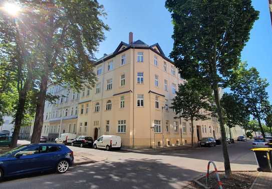 Attraktive Dreiraumwohnung im Herzen der Stadt mit neuer Einbauküche