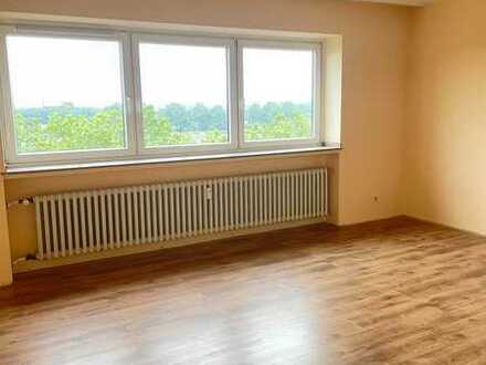 Vis á Vis vom Rhein ! Schöne 2,5 Raumwohnung mit Balkon und Rheinblick
