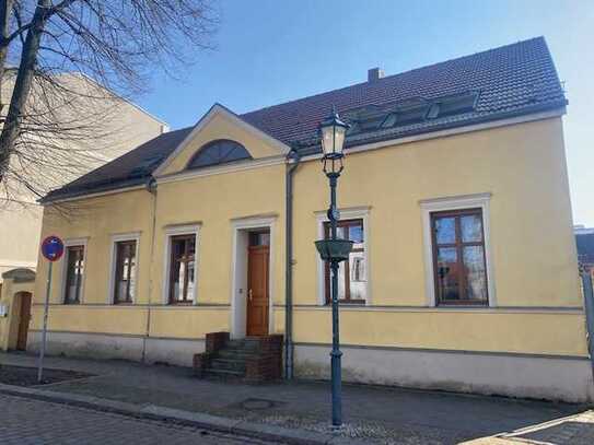 Exklusives Wohnen auf 231 m² - Altstadthaus mit 6 Zimmern im historischen Ortskern von Teltow