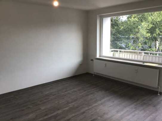 Renovierte 2,5-Zimmer-Wohnung mit Balkon