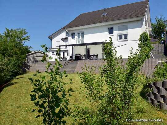 **RESERVIERT** Modernes Einfamilienhaus ohne Renovierungsstau mit ELW und vielen Möglichkeiten.