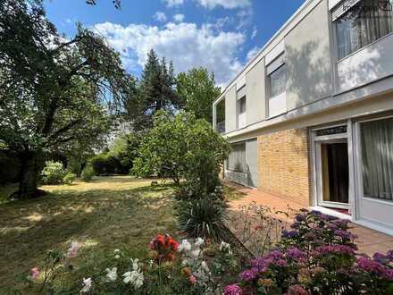 ***VERHANDLUNGSBASIS*** Immogeis | Buchhügel | Architektenhaus mit gut eingewachsenen Garten