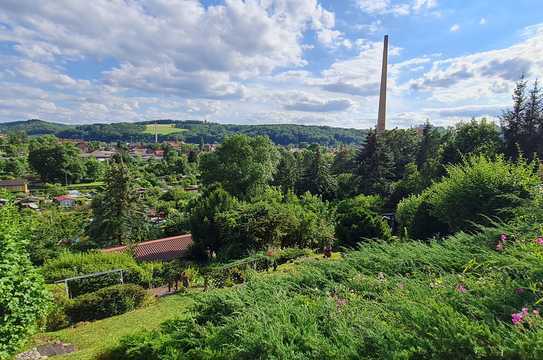 Eigentumsgarten mit Häuschen in bester Lage & Traumblick zu verkaufen