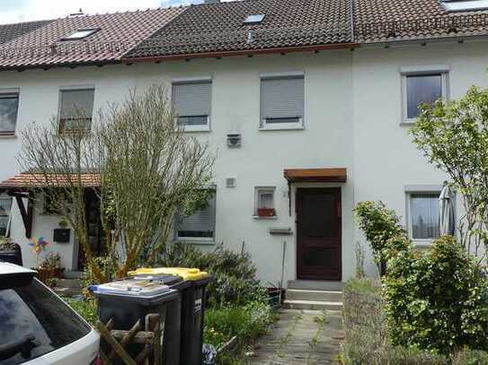 Preiswertes 4-Zimmer-Reihenhaus in Reutlingen