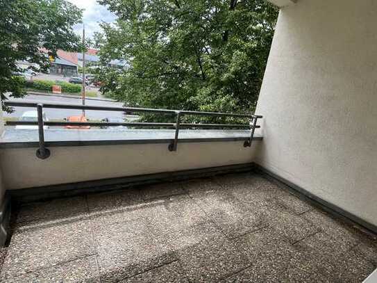 großzügige 3-Zi.-Whg. mit großem Balkon und Lift