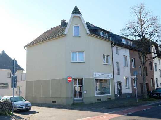 105 m² selbst bewohnen und durch Mieteinahmen finanzieren ++ Haus mit 2 Wohnungen und 1 Ladenlokal