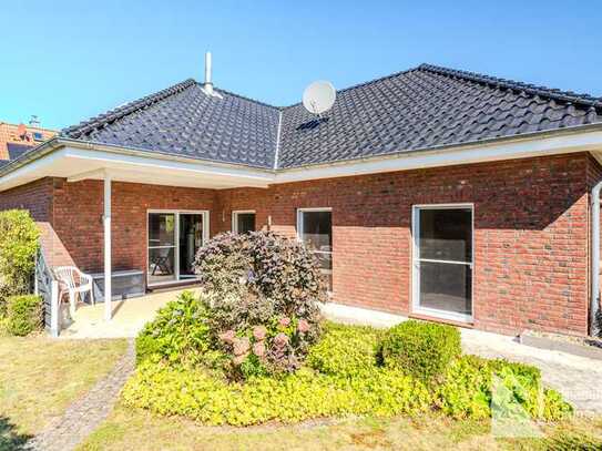 Attraktiver Winkel-Bungalow mit Doppelcarport