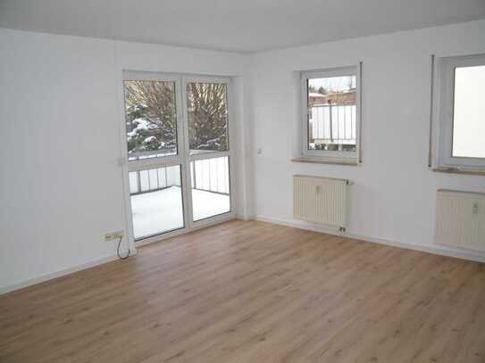 Ruhige Lage, Balkon, Bad mit Fenster, frisch renoviert!!!