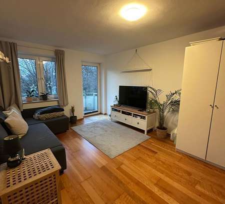 Schöne 3,5-Zimmer-Wohnung mit EBK, Balkon und Loggia in Parkstadt Bogenhausen