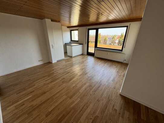 vollständig renovierte 3-Zimmer-Dachterrassenwohnung mit Einbauküche in Heilbronn