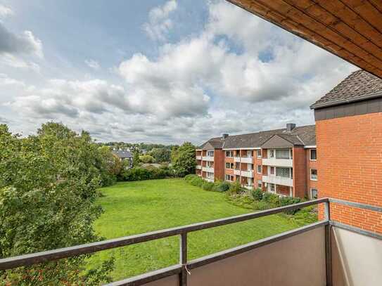 Lichtdurchflutetes Wohnen mit Weitblick – 3-Zimmer-Wohnung im 2. Obergeschoss in Schölisch