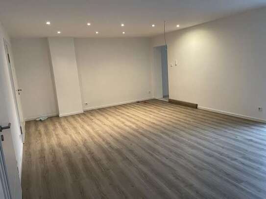 Stilvolle 2-Zimmer-Erdgeschosswohnung mit Balkon in Krefeld