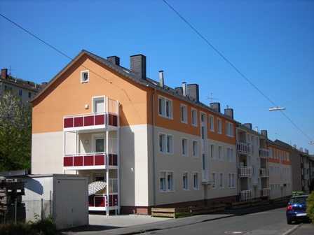 gemütliche und komplett modernisierte Wohnung mit Balkon in zentraler Lage