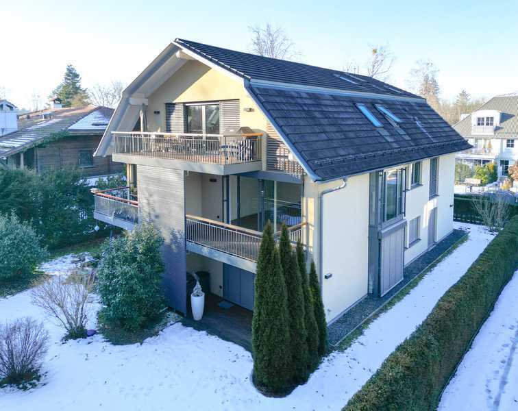 Sofort verfügbar:
Ihre attraktive Wohlfühloase in idyllischer Wohnlage
- Zwei Zimmer mit Süd-Balko