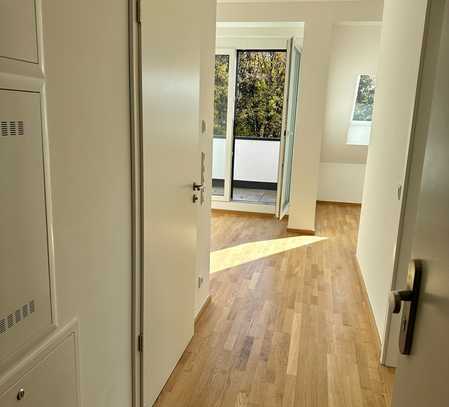 Freundliche 2,5-Zimmer Neubau Wohnung mit Loggia Balkon und TG Stellplatz in München Untermenzing