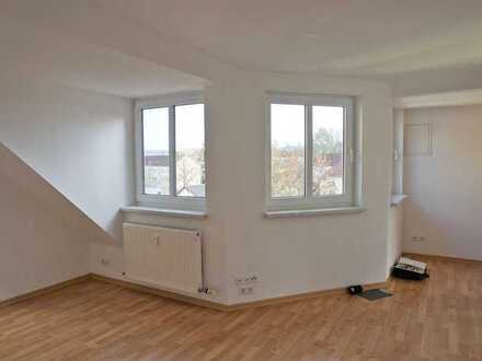 Schicke Maisonette-Wohnung mit kleiner Dachterrasse, Duschbad, ruhige Lage