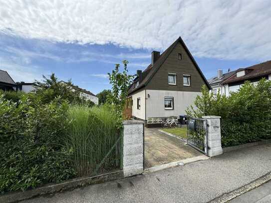 Ruhig gelegene Doppelhaushälfte mit großem Garten in zentraler Lage von Dachau-Ost