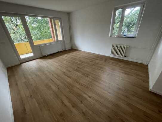 Sanierte 3 Zimmer Wohnung mit Balkon