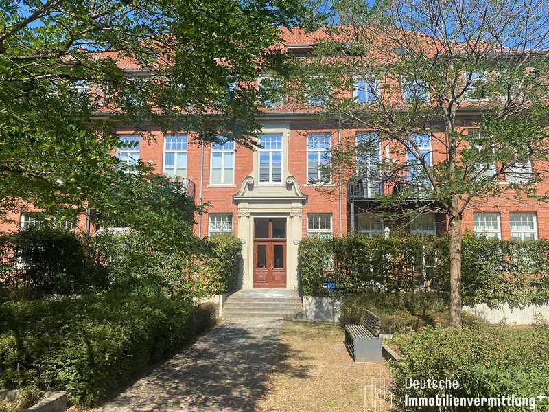 Freistehend! Attraktive 2-Zimmerwohnung in top Lage!