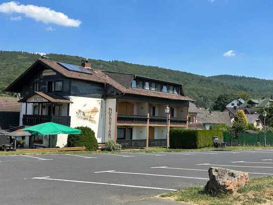 Hotel mit beliebter Gastronomie in traumhafter Lage im Umland von Königstein!