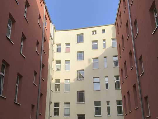 Wohn-/Geschäftshaus mit Dachgeschossausbaupotential Berlin-Mitte