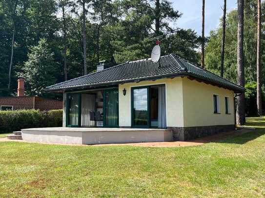 Erholungsgrundstück mit massivem Wochenendhaus und Steganlage am Zootzensee, Nähe Rheinsberg