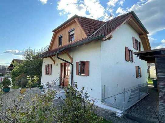 Idyllisches Einfamilienhaus mit Garten und Garage in ruhiger Lage - von Privat