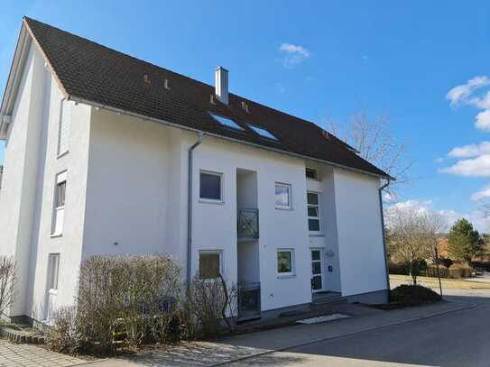 Schöne 2-Raum-DG-Wohnung mit EBK und Balkon in Bernstadt