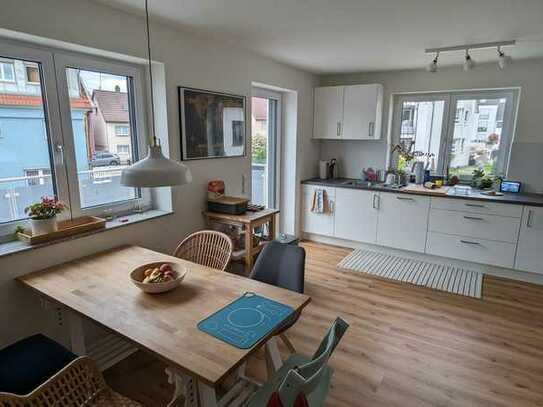 5-Zimmer-Wohnung mit Balkon und EBK in Ludwigsburg-Ossweil