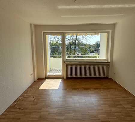 Gemütlich geschnittene & helle 2 Zimmer-Whg. mit Balkon im Hagenbezirk - WBS erforderlich !