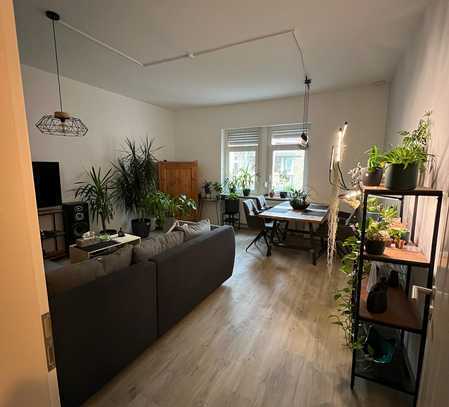 Kernsanierte, helle 4 Zimmer Altbau Wohnung in der Südweststadt