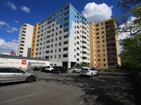 Bezugsfreie 2-Zimmer Eigentumswohnung mit großzügigem Balkon und Tiefgaragen-Stellplatz in belebter