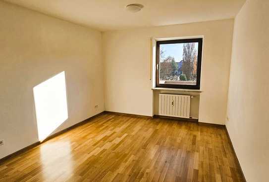 Ruhige 4 Zimmer Wohnung mit großem Balkon und Loggia