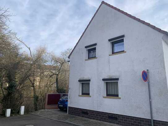 Sehr schönes freistehendes Einfamilienhaus in Worms-Neuhausen