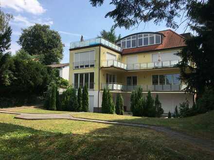 Perfekt für Familien*repräsentative 4 Zimmer im Souterrain*150 qm Terrasse*inkl. EBK*2 Bäder*Garten*