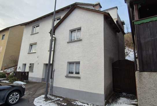 Gepflegtes Wohnhaus mit Garage und Terrasse für die junge Familie