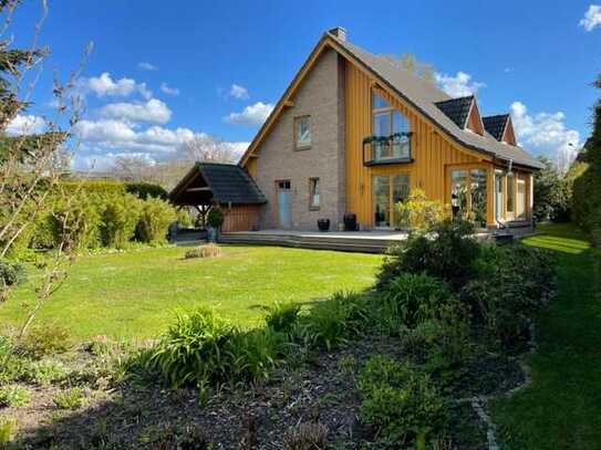 Sehr schönes individuell und detailreiches EFH in bester Lage von Eldena mit zusätzlichem Bungalow